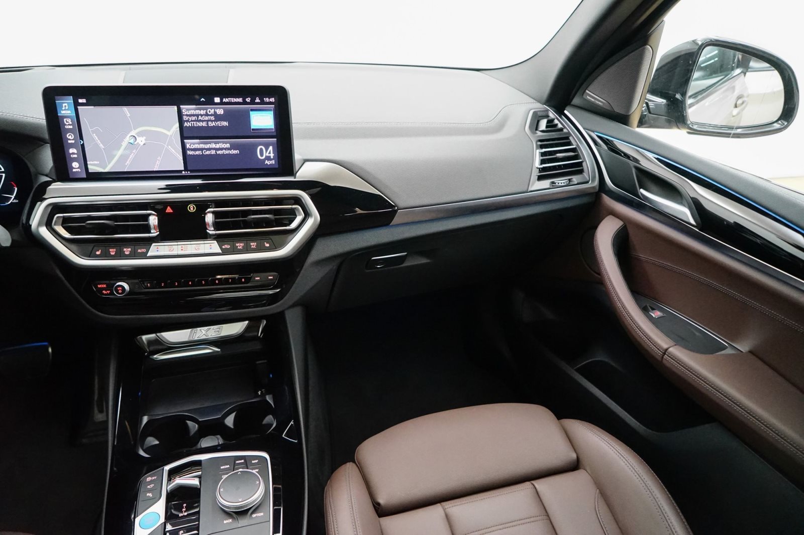 Fahrzeugabbildung BMW iX3 [Impressive, M Sport, AHK, 20 LMR, HUD]