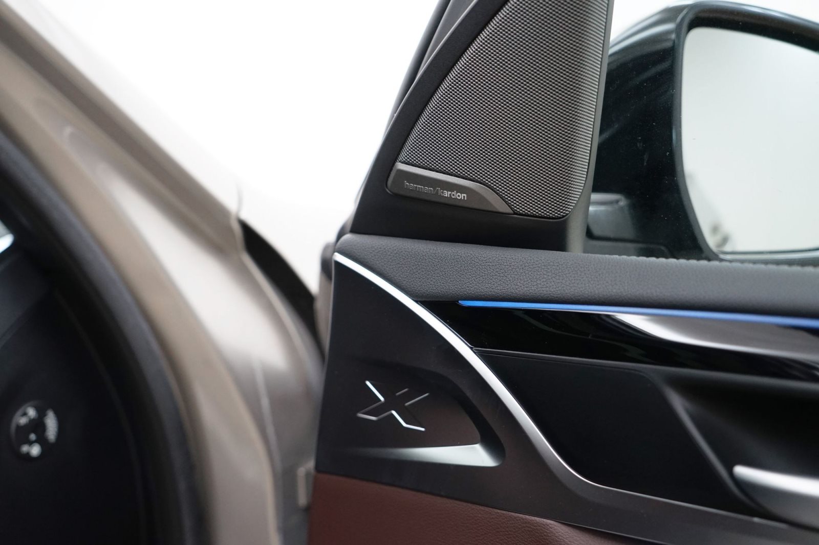 Fahrzeugabbildung BMW iX3 [Impressive, M Sport, AHK, 20 LMR, HUD]