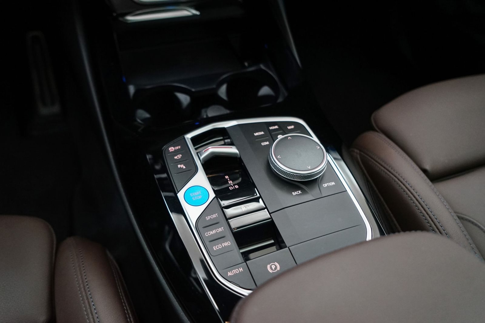 Fahrzeugabbildung BMW iX3 [Impressive, M Sport, AHK, 20 LMR, HUD]
