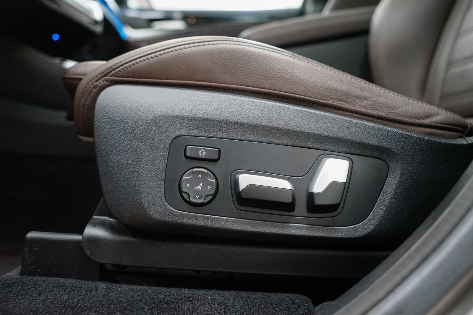 Fahrzeugabbildung BMW iX3 [Impressive, M Sport, AHK, 20 LMR, HUD]