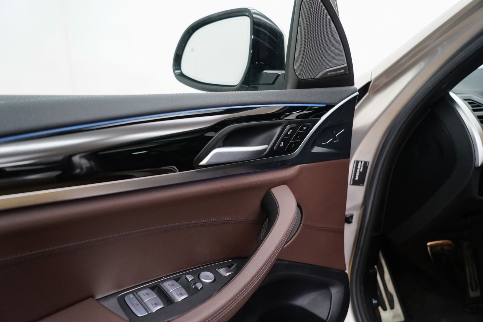 Fahrzeugabbildung BMW iX3 [Impressive, M Sport, AHK, 20 LMR, HUD]