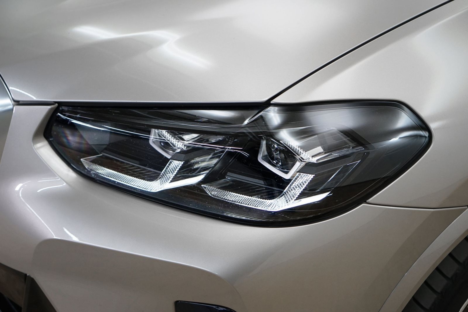 Fahrzeugabbildung BMW iX3 [Impressive, M Sport, AHK, 20 LMR, HUD]