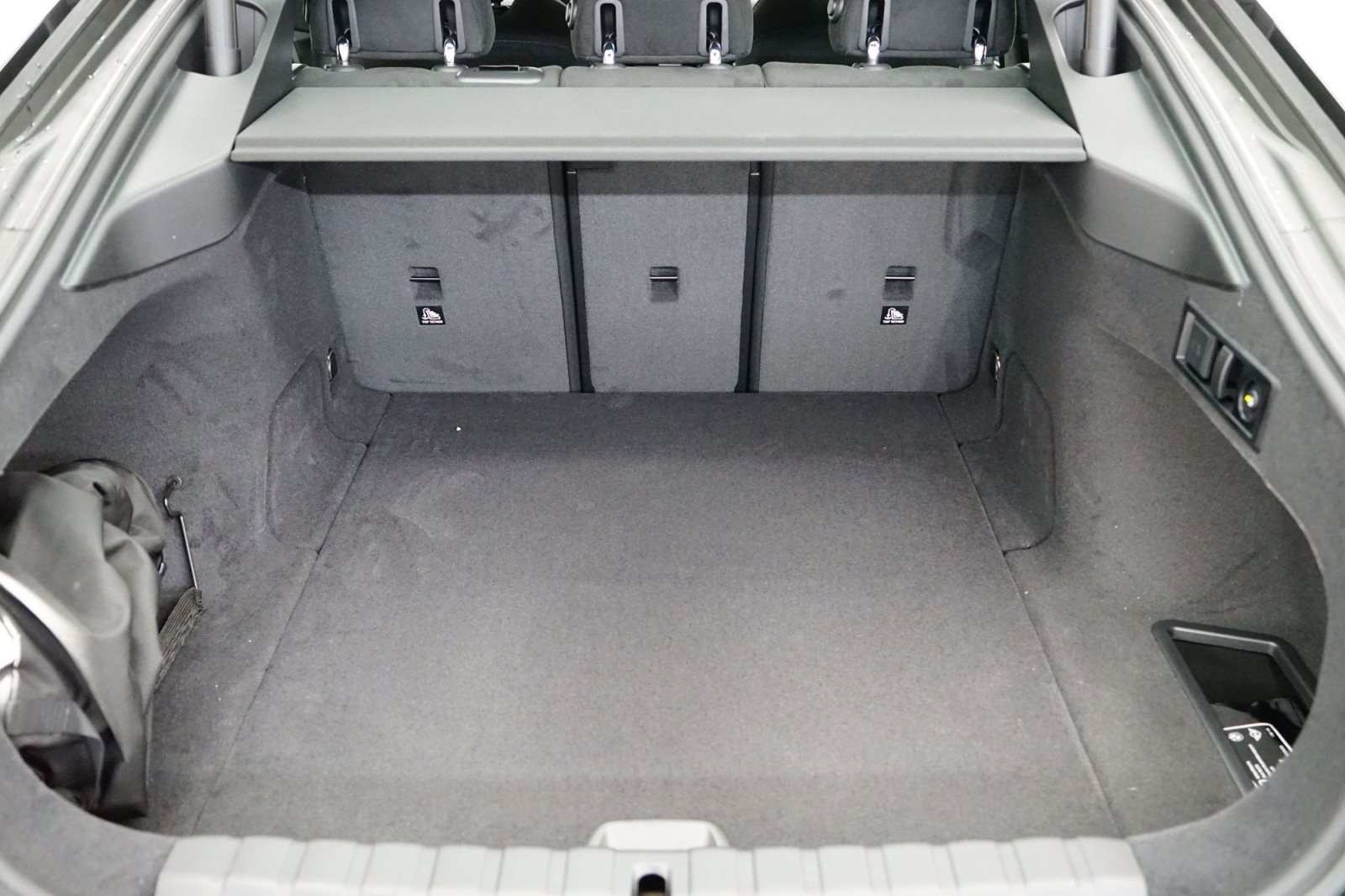 Fahrzeugabbildung BMW i4 eDrive35 [M Sport, AHK, ACC, RFK]