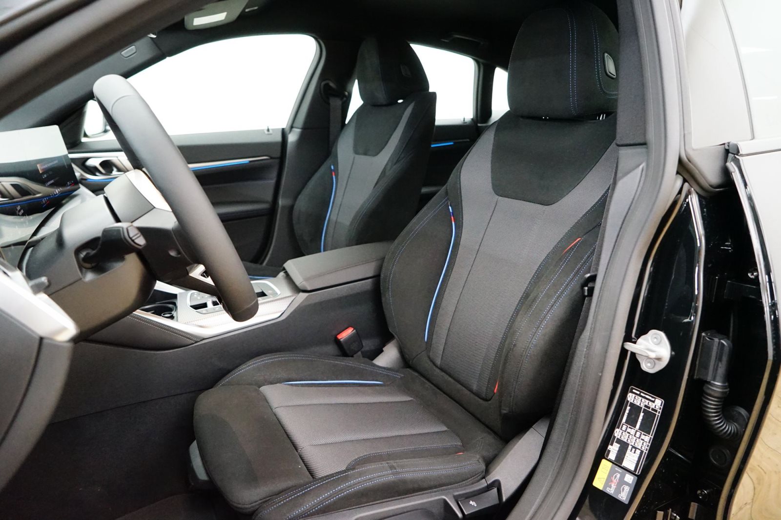 Fahrzeugabbildung BMW i4 eDrive35 [M Sport, AHK, ACC, RFK]
