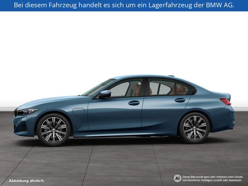 Fahrzeugabbildung BMW 330e xDrive Limousine