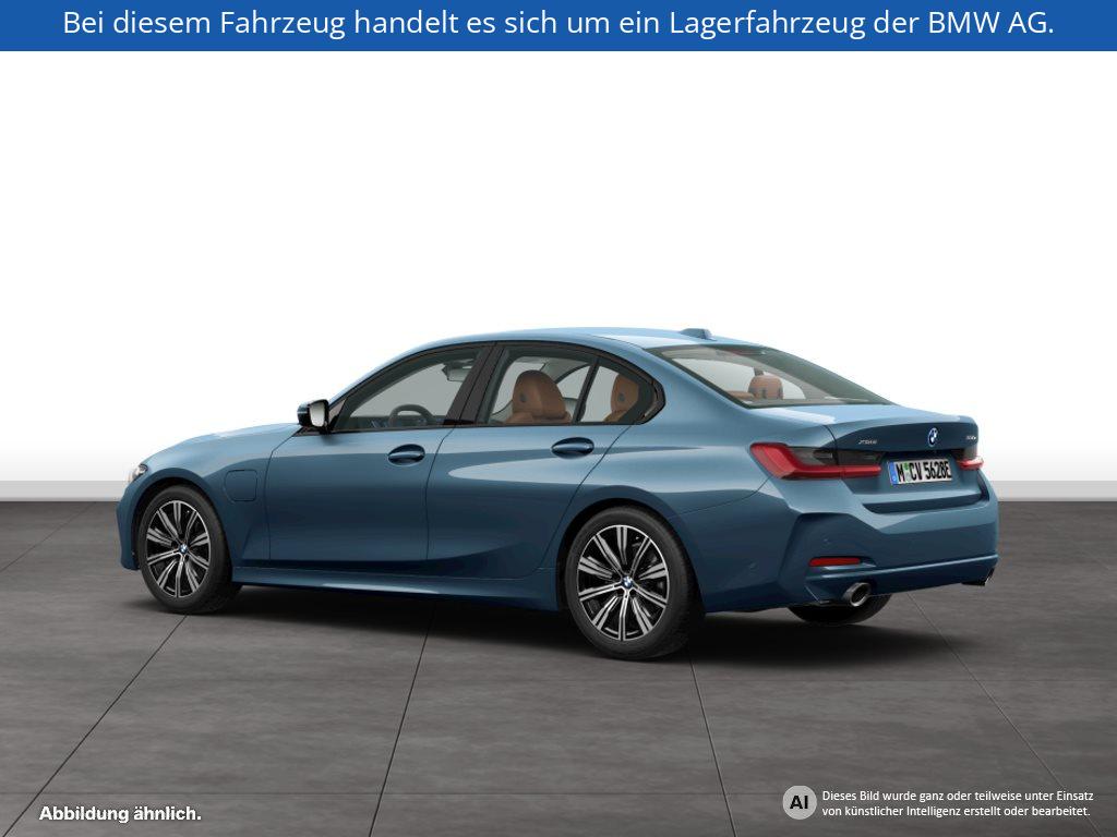 Fahrzeugabbildung BMW 330e xDrive Limousine