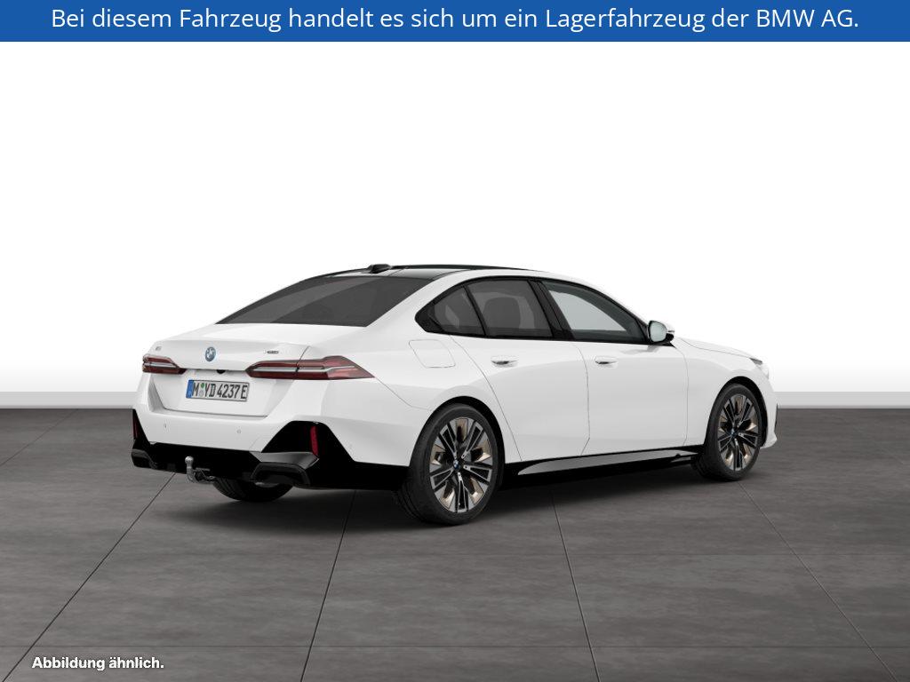 Fahrzeugabbildung BMW i5 xDrive40