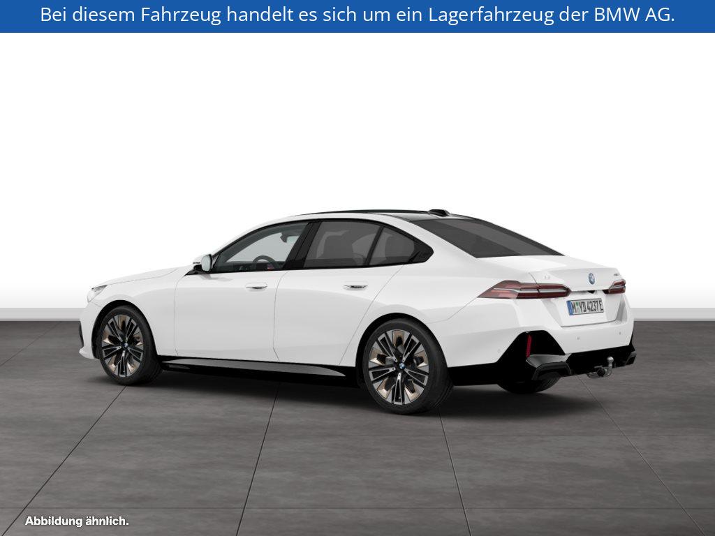Fahrzeugabbildung BMW i5 xDrive40