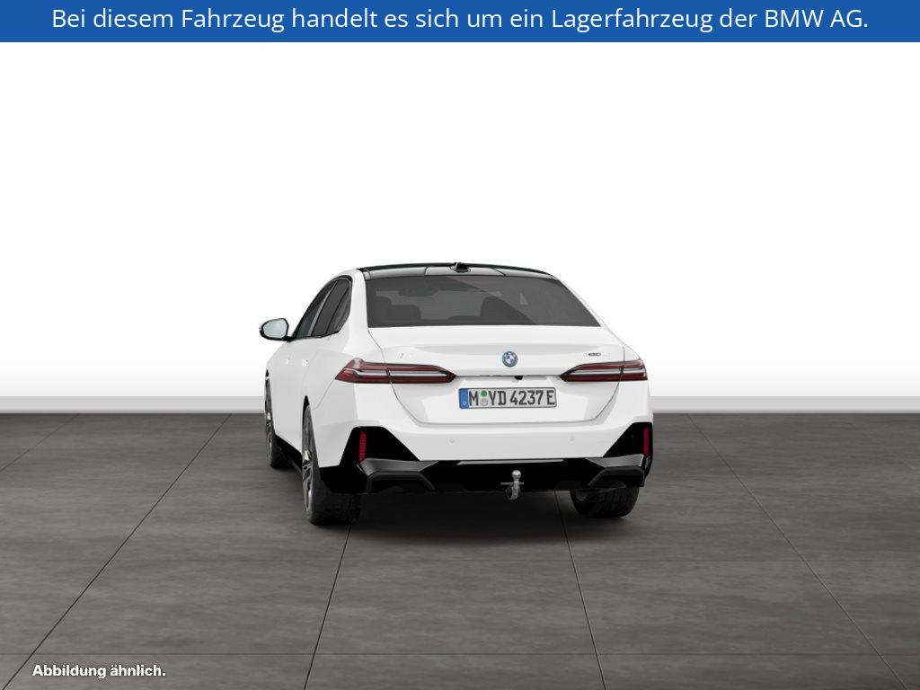 Fahrzeugabbildung BMW i5 xDrive40