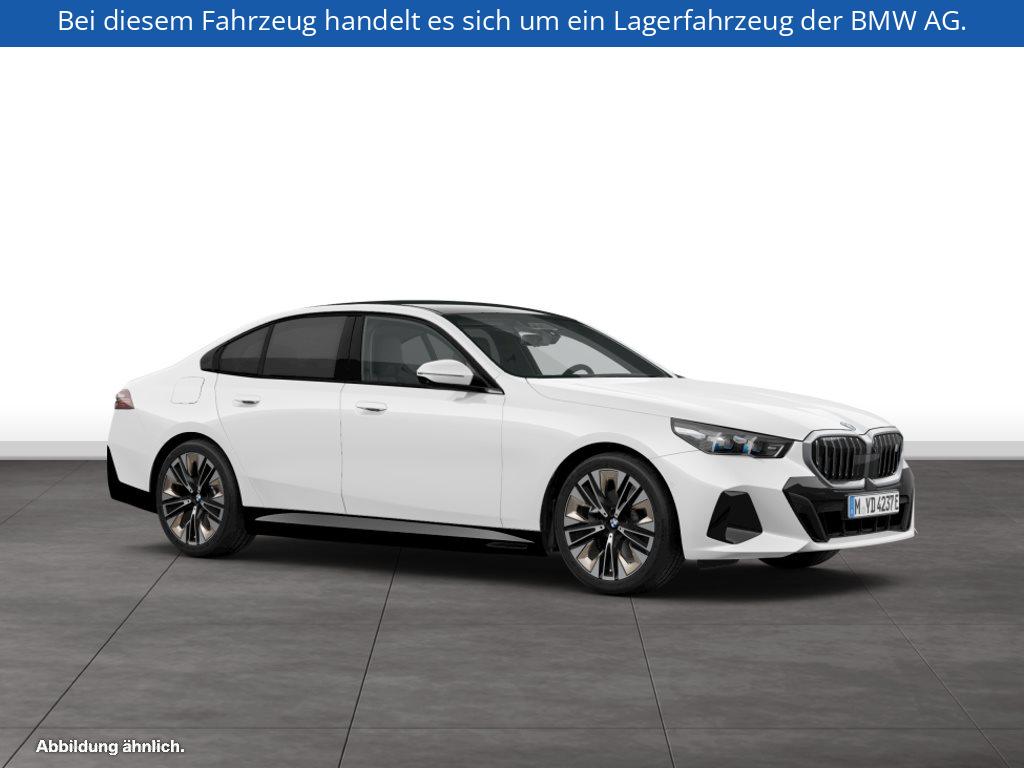 Fahrzeugabbildung BMW i5 xDrive40