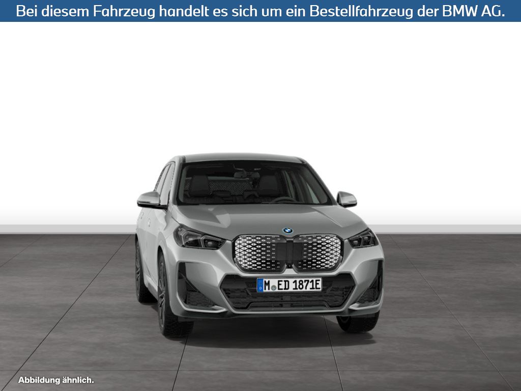 Fahrzeugabbildung BMW iX1 xDrive30