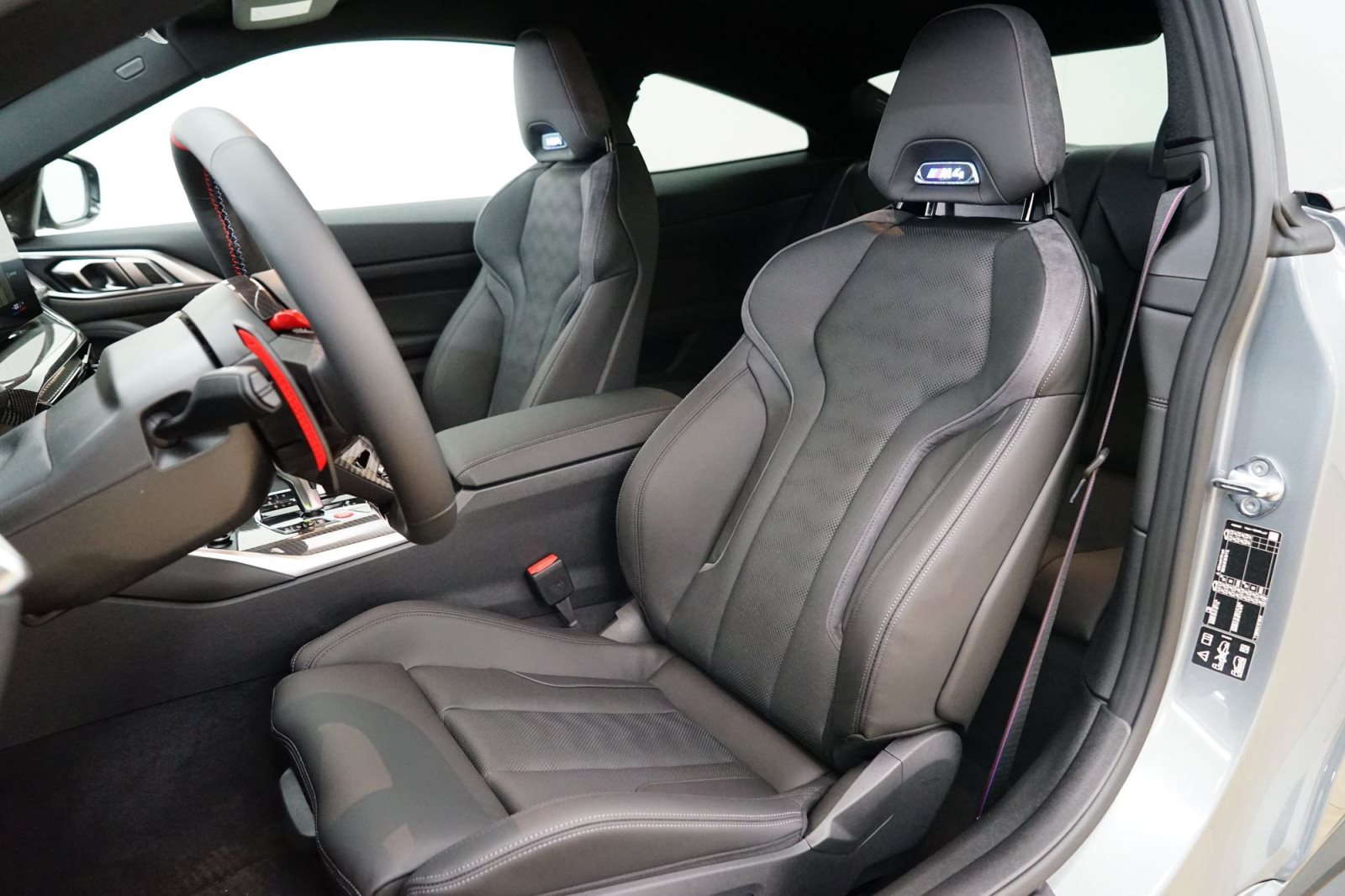 Fahrzeugabbildung BMW M4 Competition Coupé xDrive [HUD, ACC, 360 Kamera]