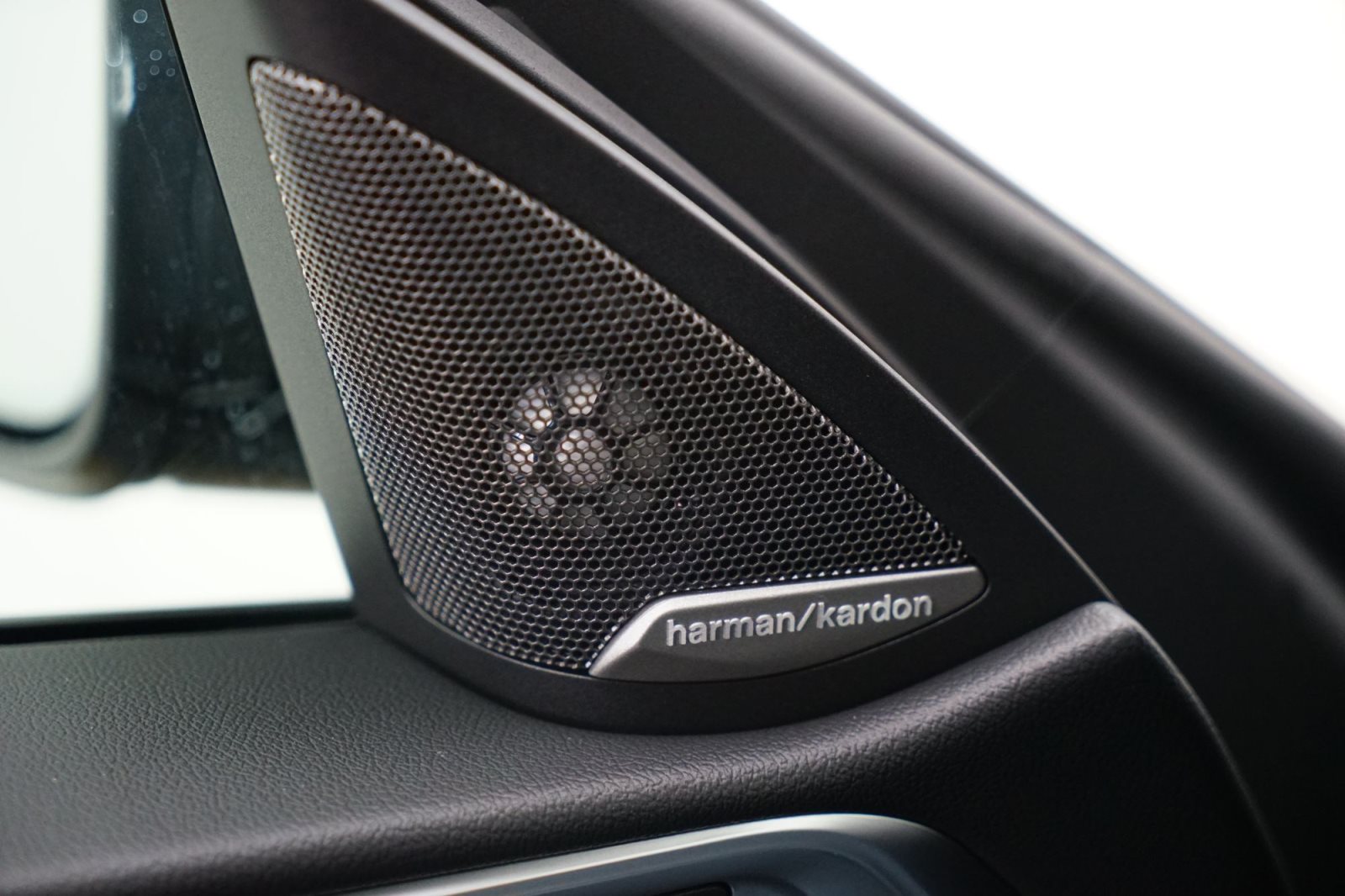 Fahrzeugabbildung BMW M4 Competition Coupé xDrive [HUD, ACC, 360 Kamera]
