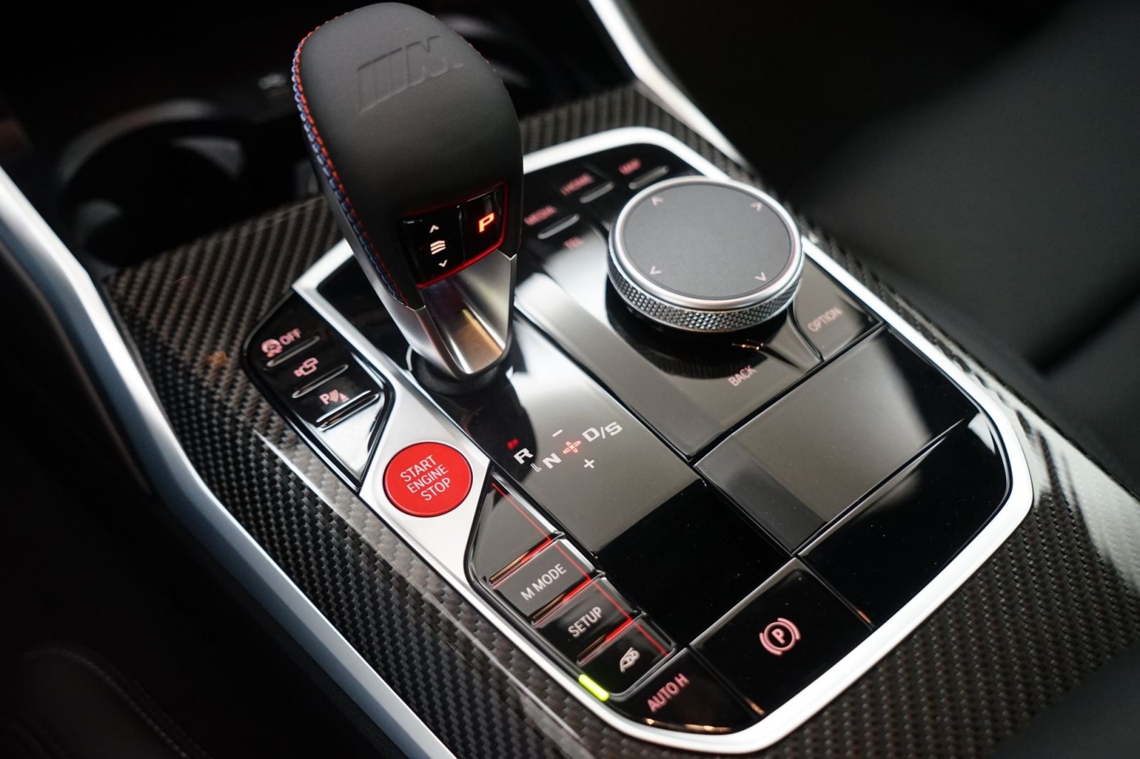 Fahrzeugabbildung BMW M4 Competition Coupé xDrive [HUD, ACC, 360 Kamera]