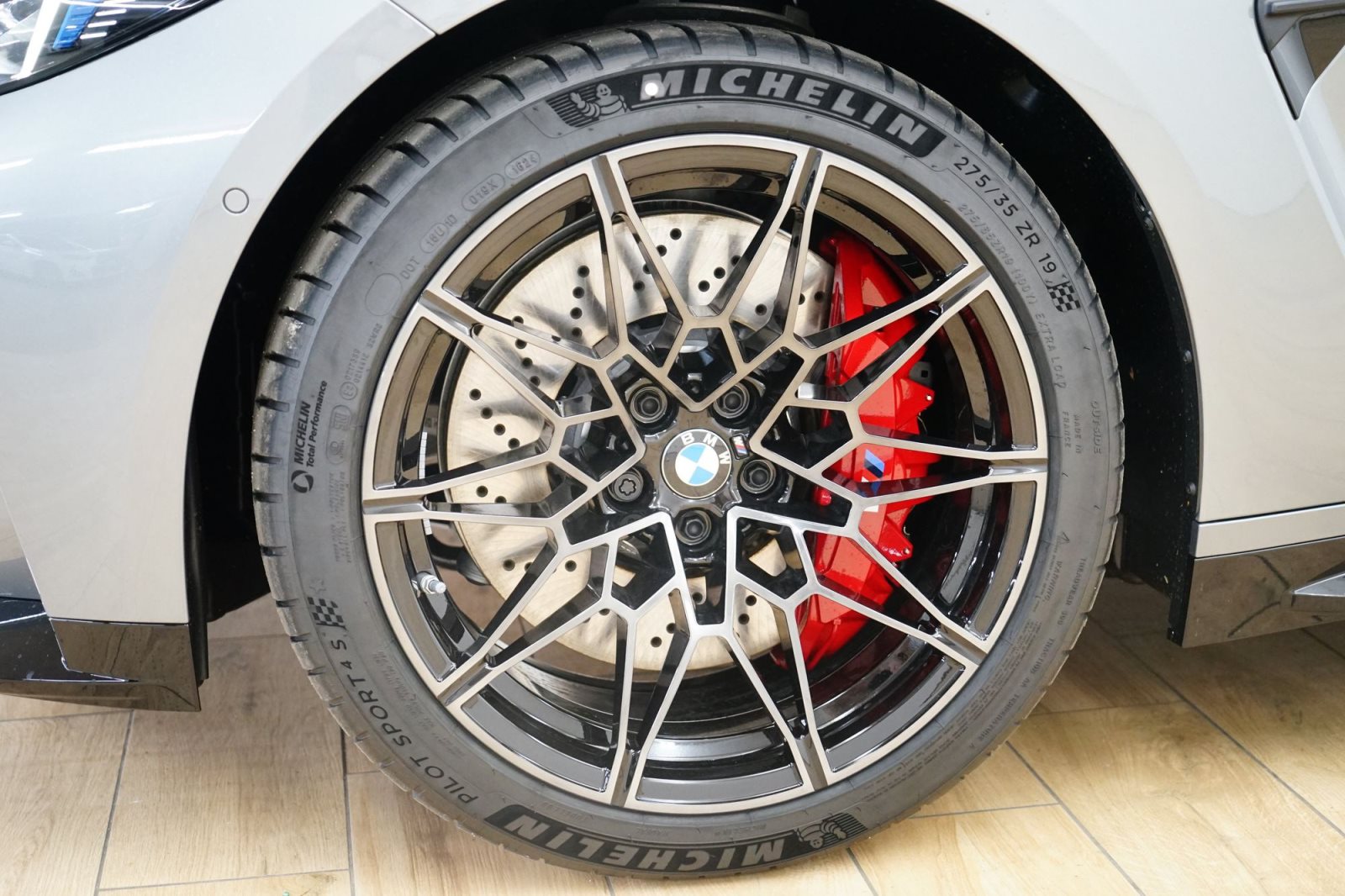 Fahrzeugabbildung BMW M4 Competition Coupé xDrive [HUD, ACC, 360 Kamera]
