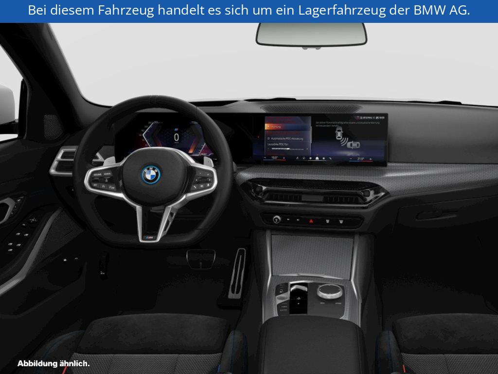 Fahrzeugabbildung BMW 330e Touring