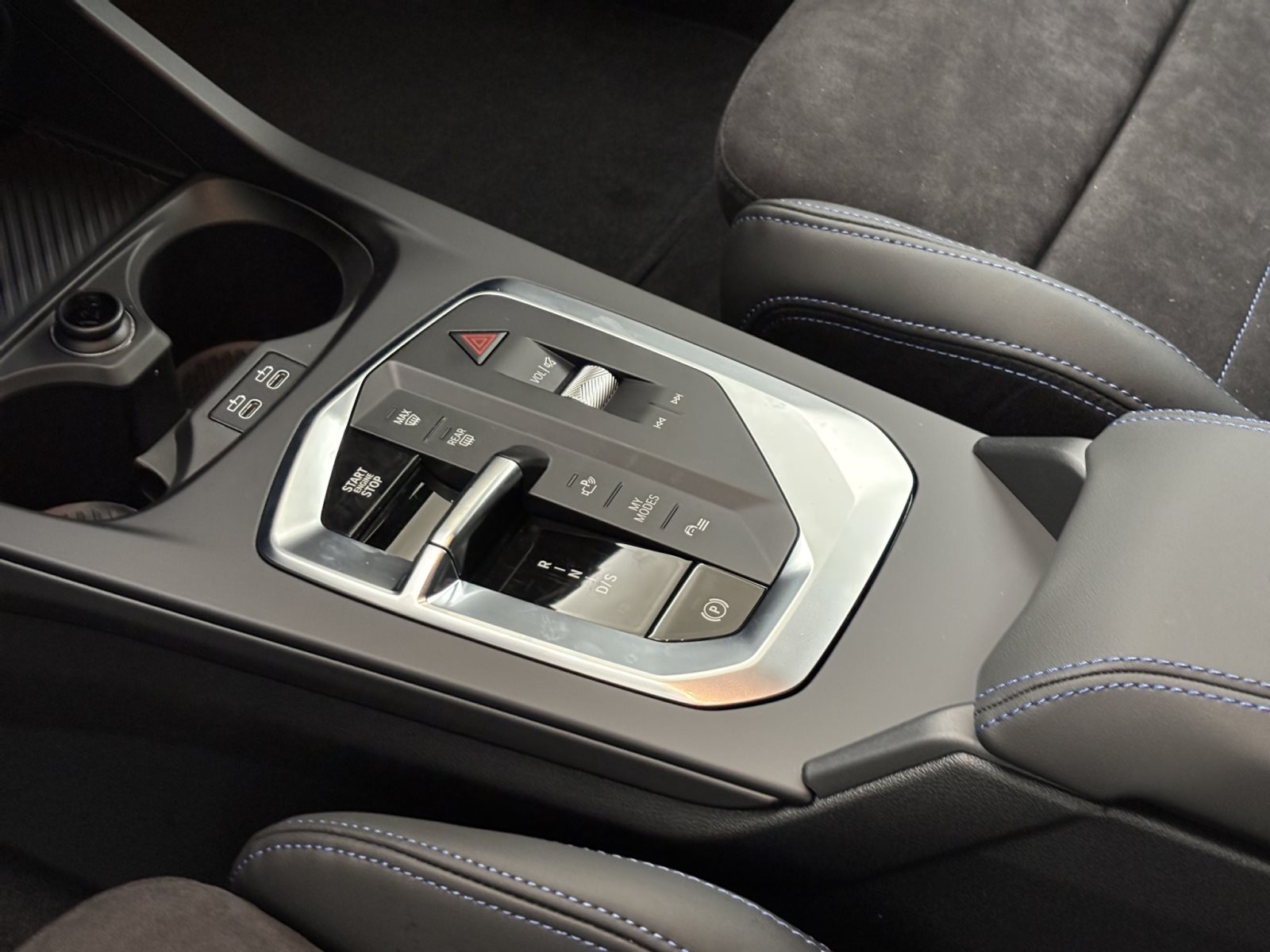 Fahrzeugabbildung BMW 120 [M Sport, Navi, 19 LMR, RFK, SHZ, LED] DAB