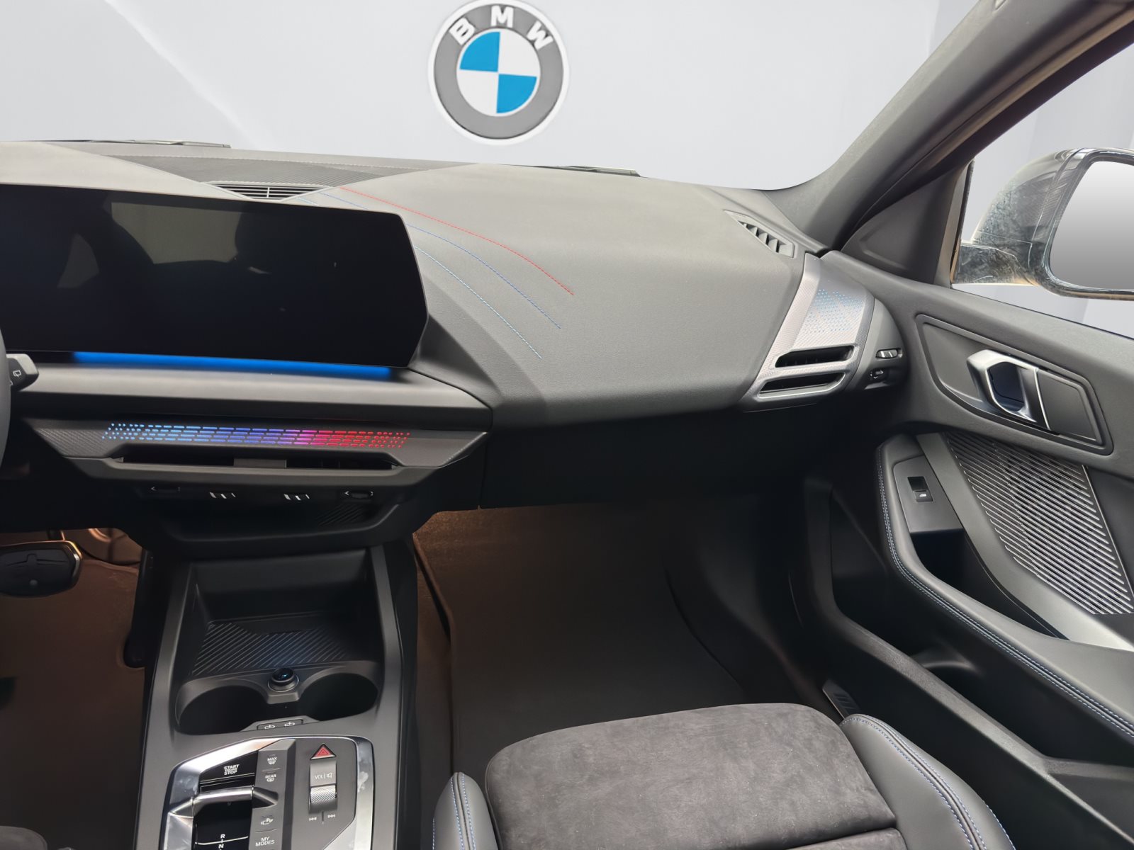 Fahrzeugabbildung BMW 120 [M Sport, Navi, 19 LMR, RFK, SHZ, LED] DAB
