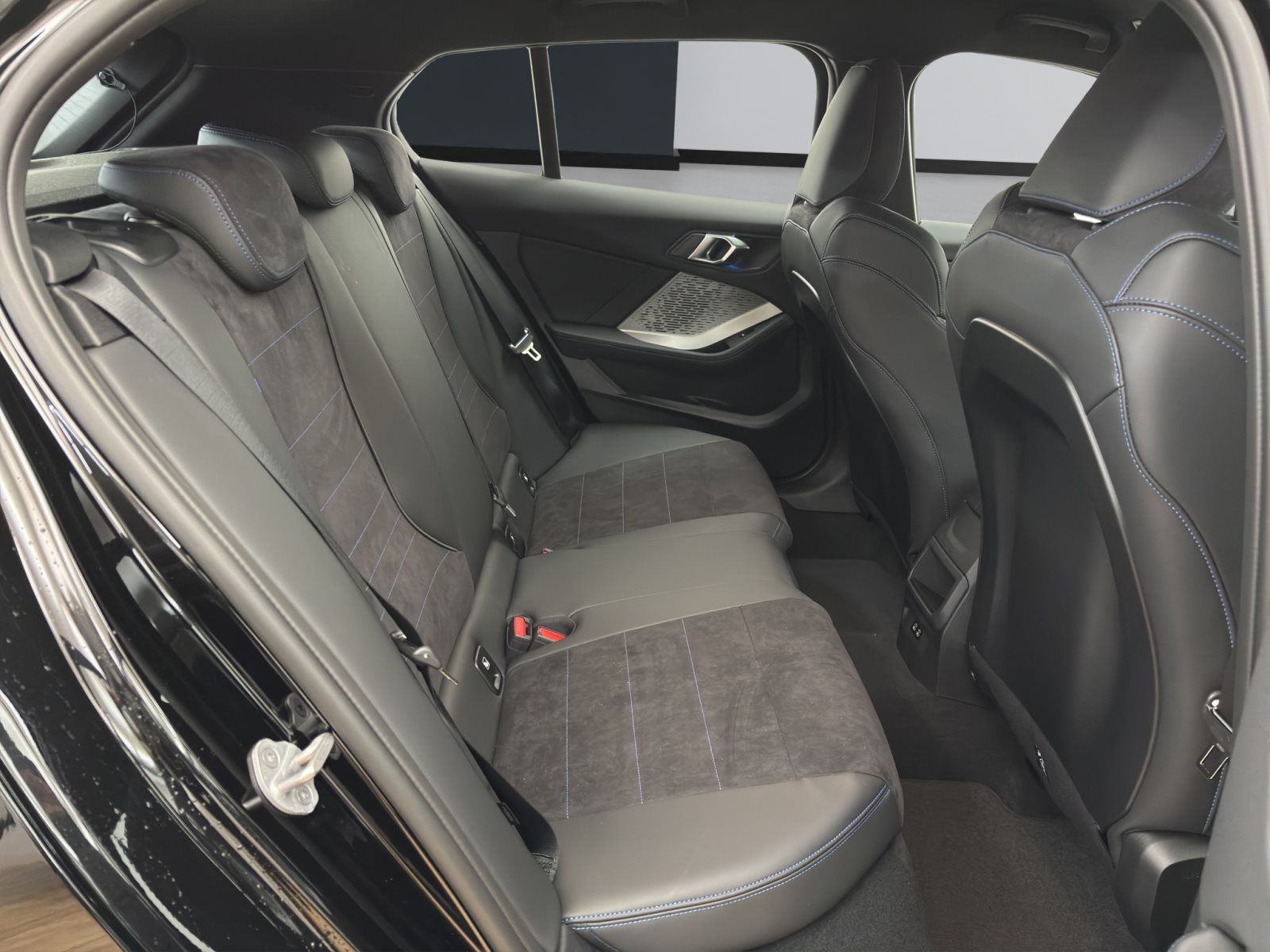 Fahrzeugabbildung BMW 120 [M Sport, Navi, 19 LMR, RFK, SHZ, LED] DAB