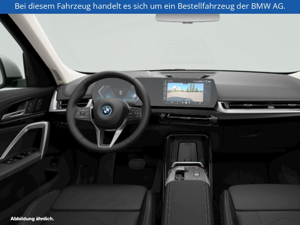 Fahrzeugabbildung BMW iX1 xDrive30