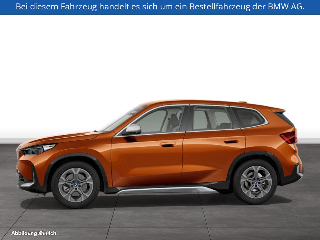 Fahrzeugabbildung BMW iX1 xDrive30