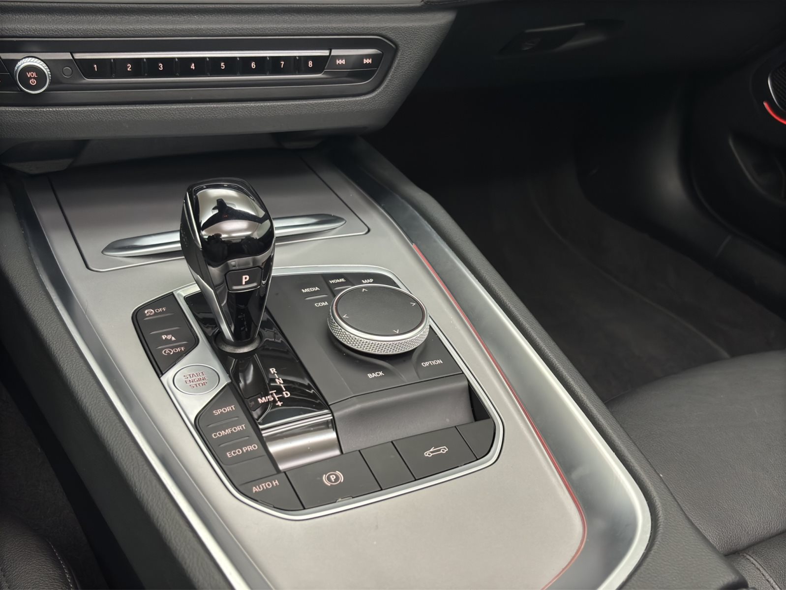 Fahrzeugabbildung BMW Z4 sDrive20i [Advantage, LC Prof., HiFi, RFK]