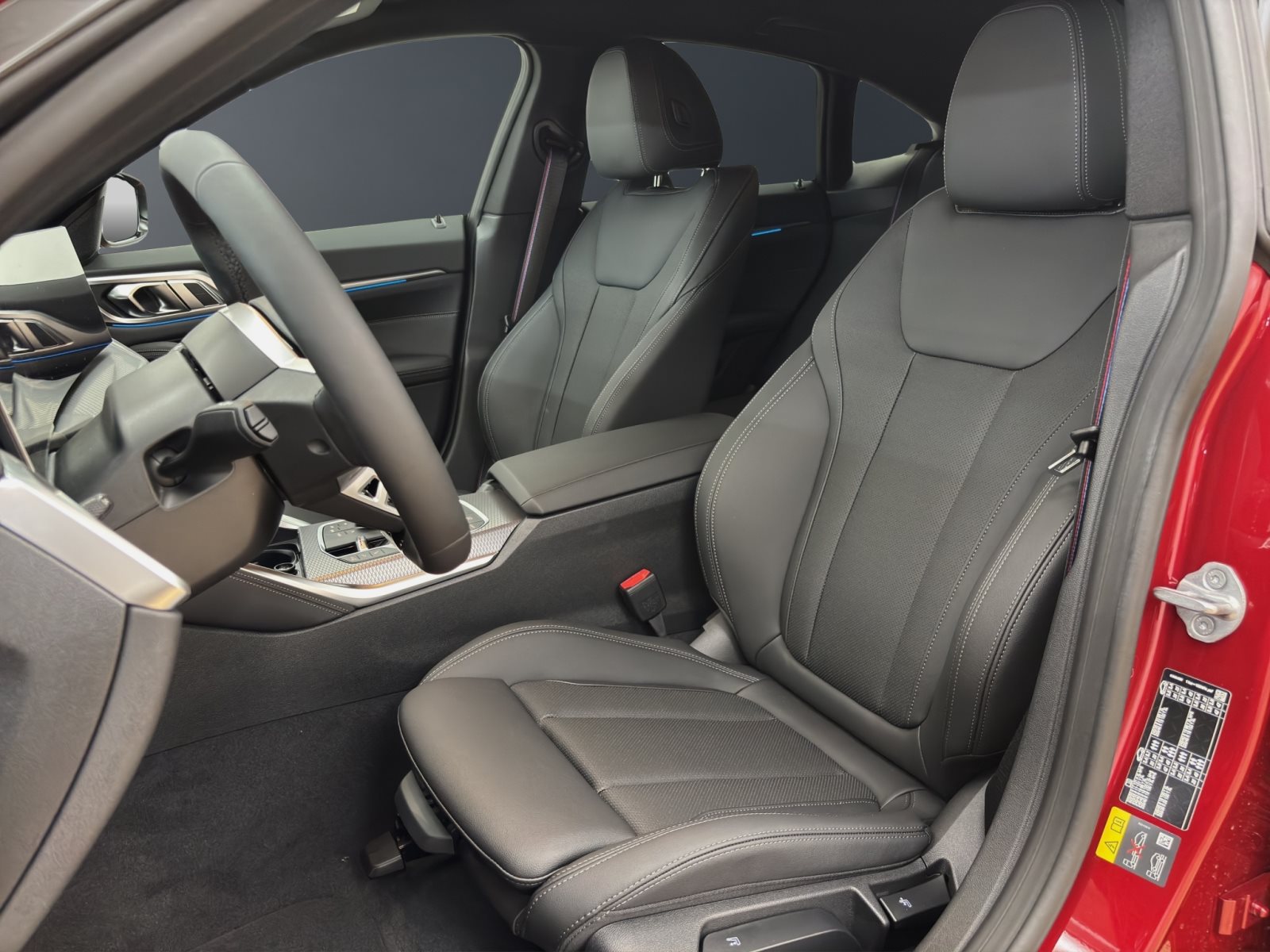 Fahrzeugabbildung BMW i4 xDrive40 [M Sport Pro, HUD, AHK, ACC, 19 LMR]
