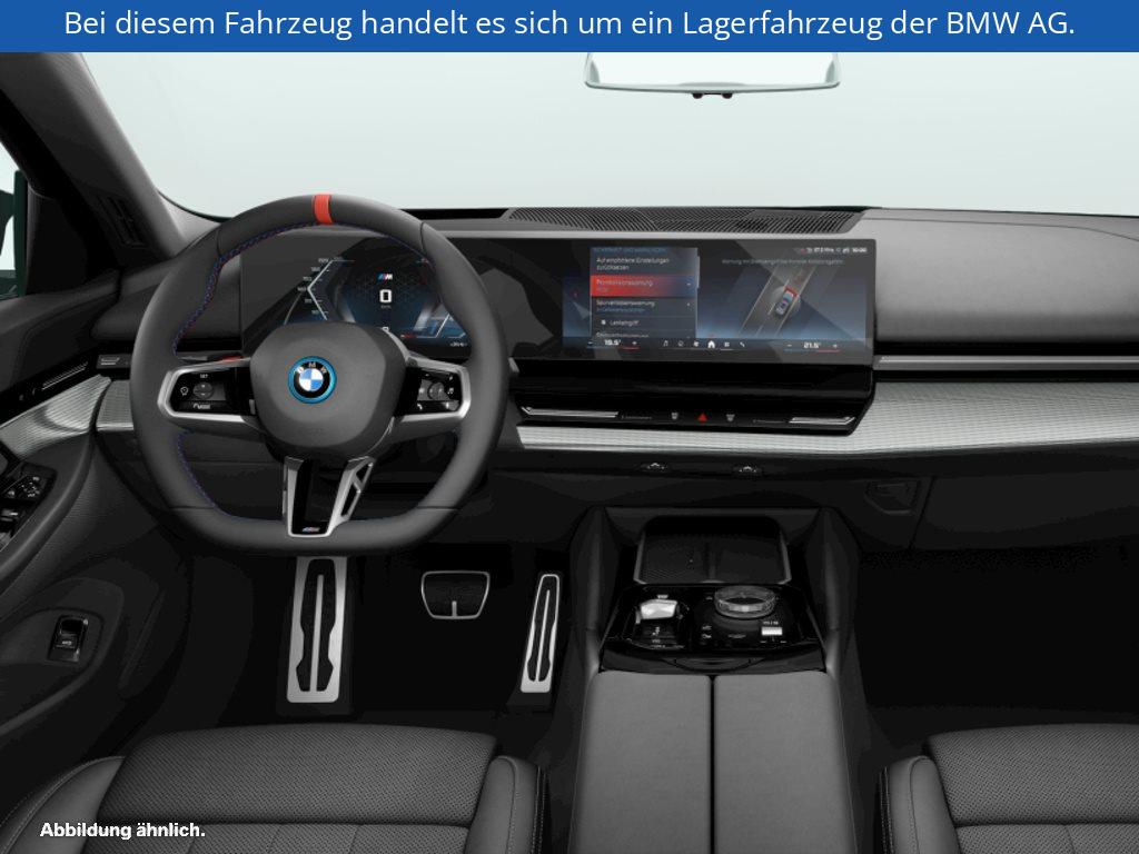 Fahrzeugabbildung BMW i5 M60 xDrive Touring
