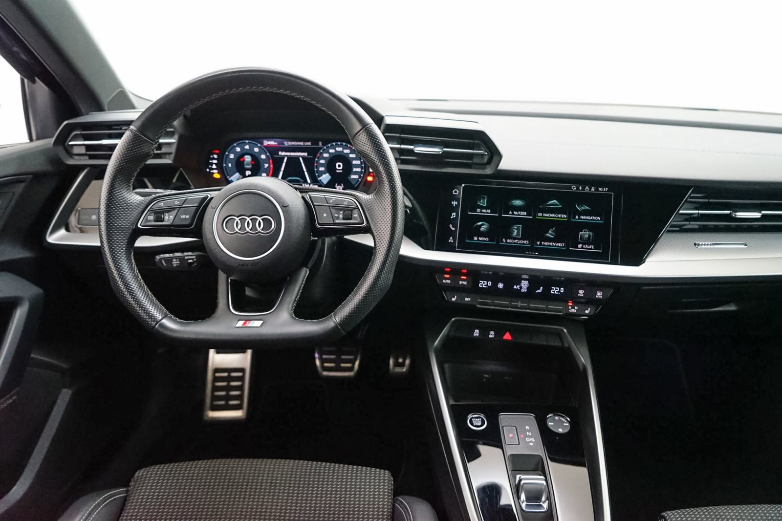 Fahrzeugabbildung Audi A3 35 TFSI Limousine Aut. [AHK, ACC, SHZ, 18 LMR]