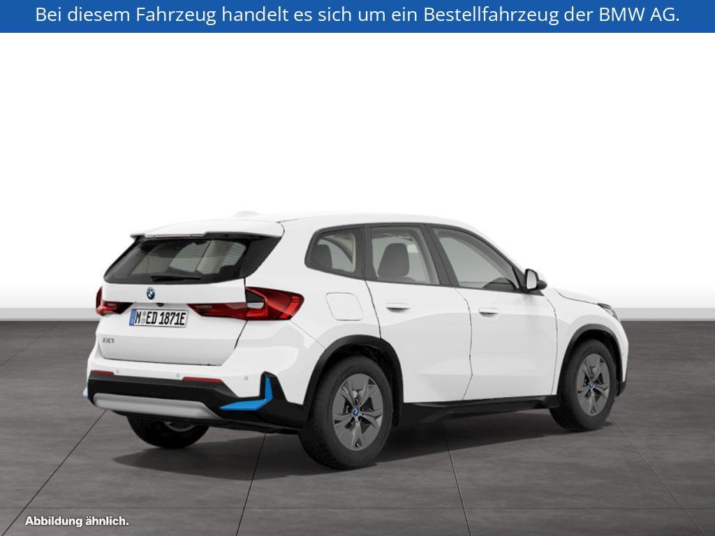 Fahrzeugabbildung BMW iX1 xDrive30