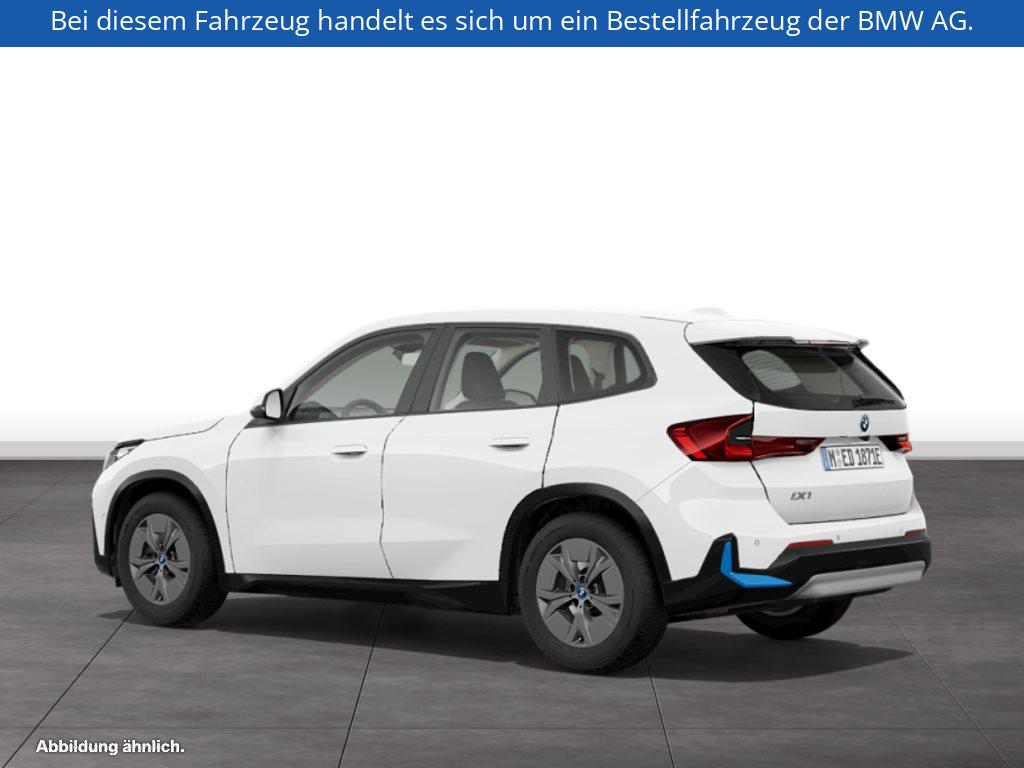 Fahrzeugabbildung BMW iX1 xDrive30