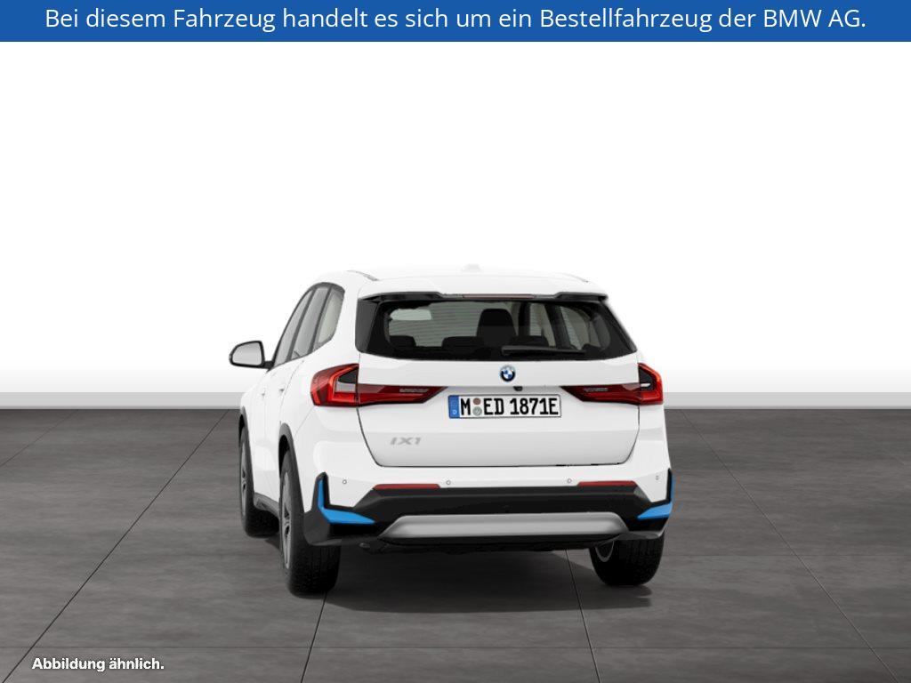 Fahrzeugabbildung BMW iX1 xDrive30