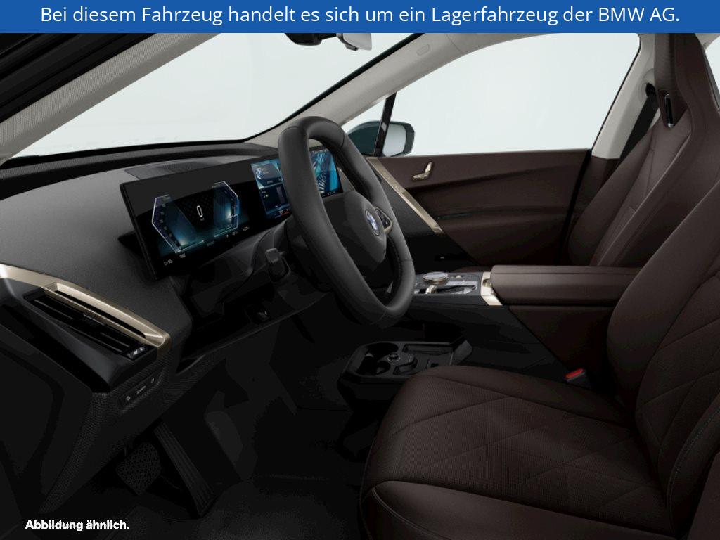 Fahrzeugabbildung BMW iX xDrive45