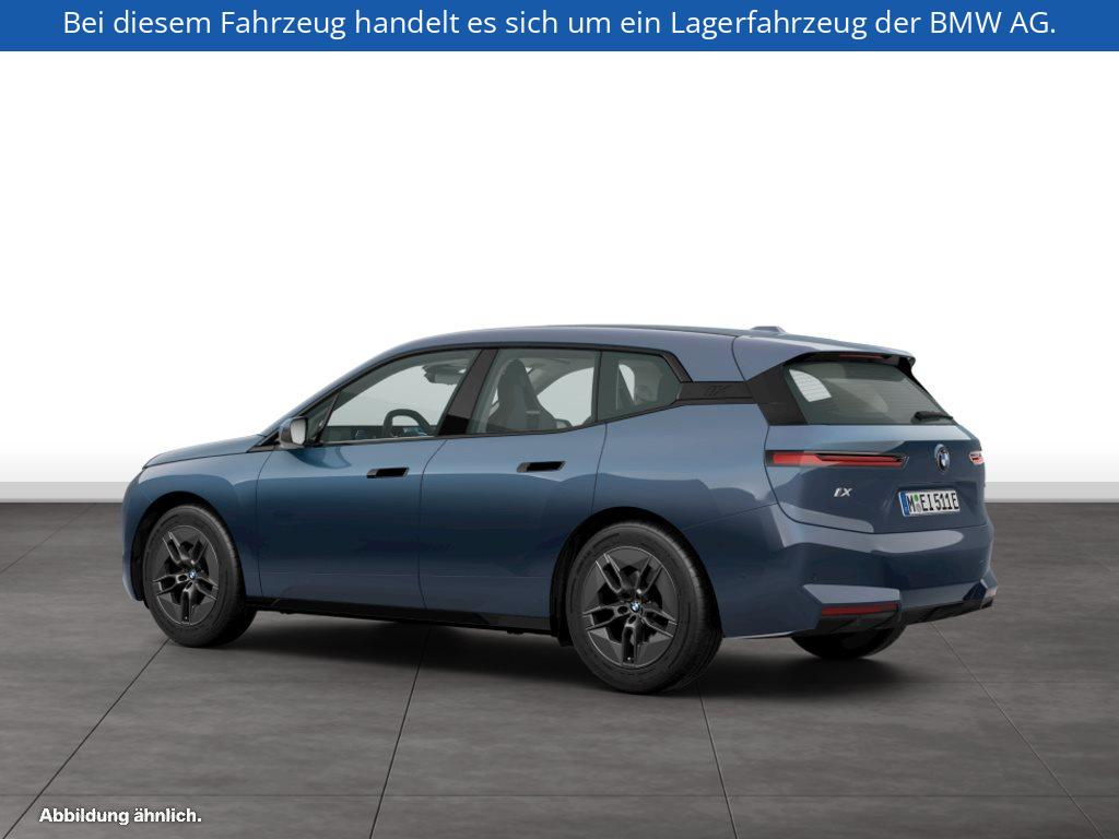 Fahrzeugabbildung BMW iX xDrive45