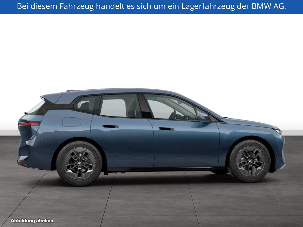 Fahrzeugabbildung BMW iX xDrive45