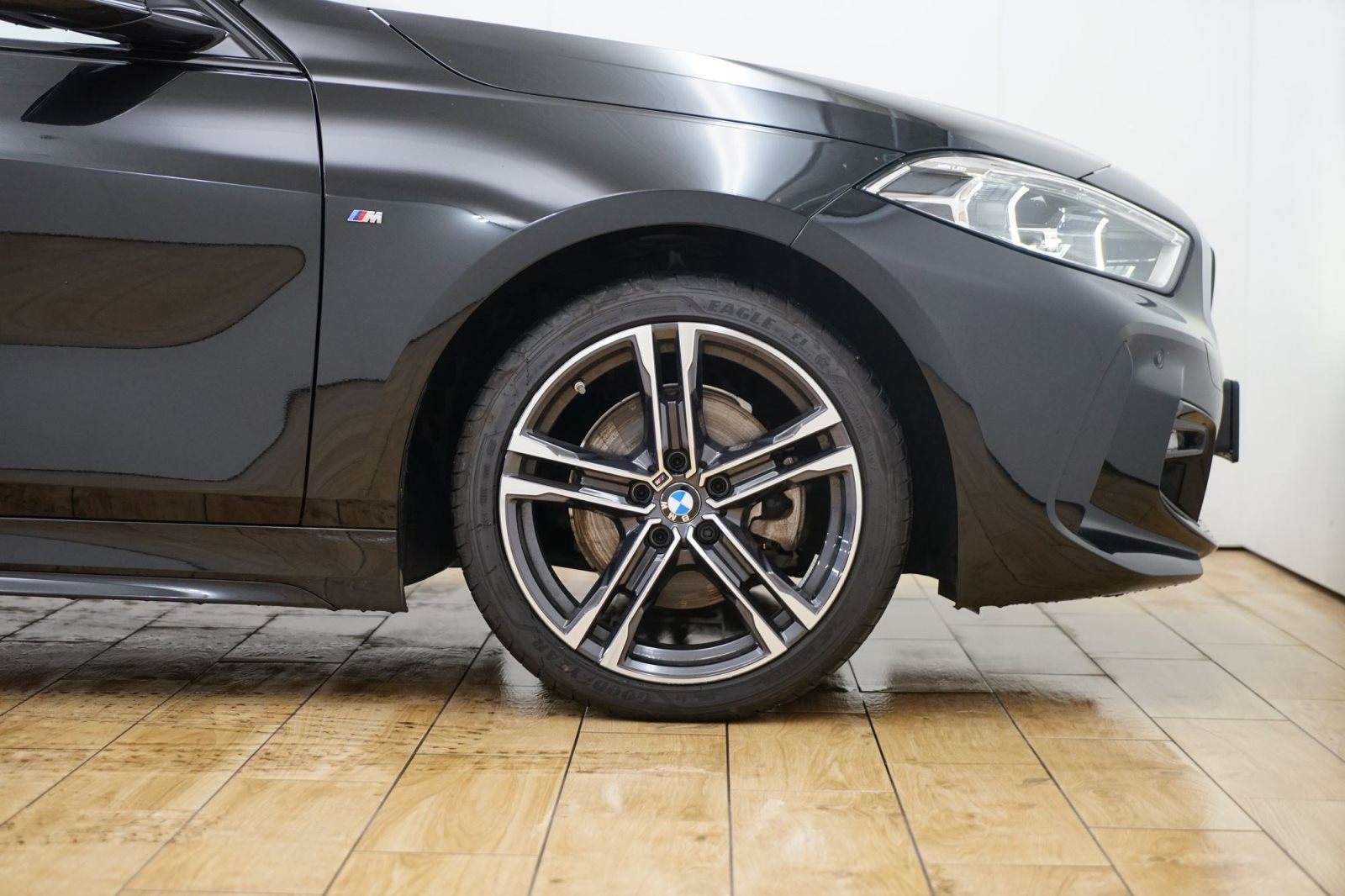 Fahrzeugabbildung BMW 118i 5-Türer [M Sport, LC Prof., HiFi, PDC]