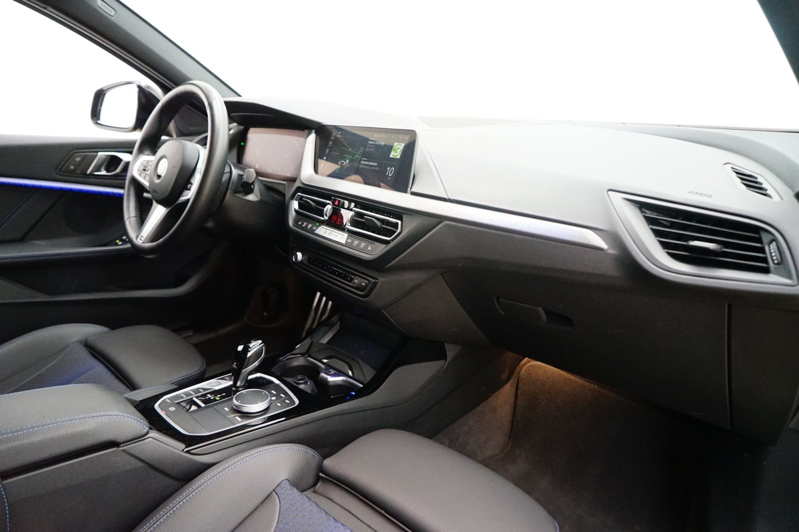 Fahrzeugabbildung BMW 118i 5-Türer [M Sport, LC Prof., HiFi, PDC]
