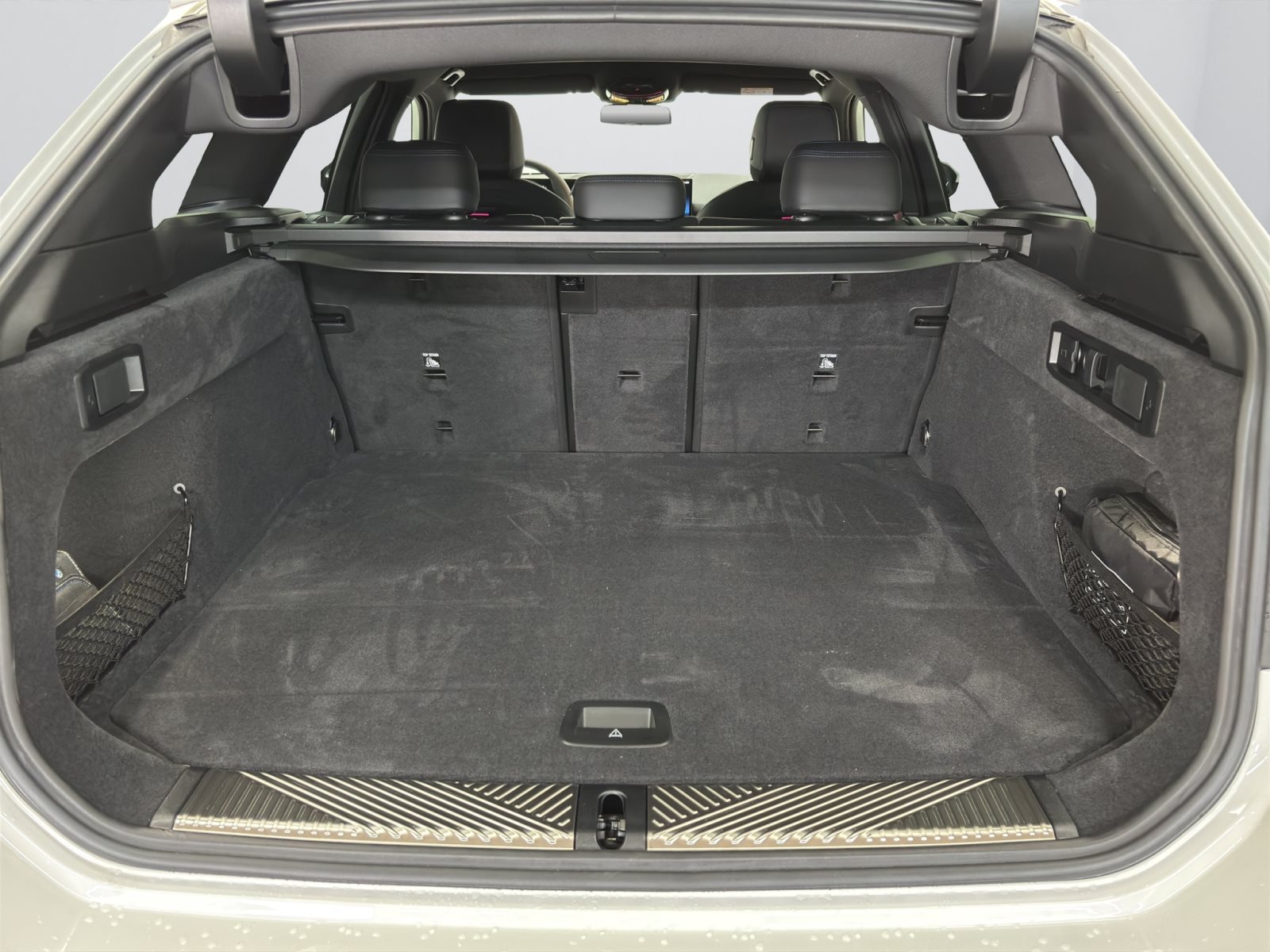 Fahrzeugabbildung BMW 520d Touring [M Sport, AHK, ACC, RFK, h&k Sound]