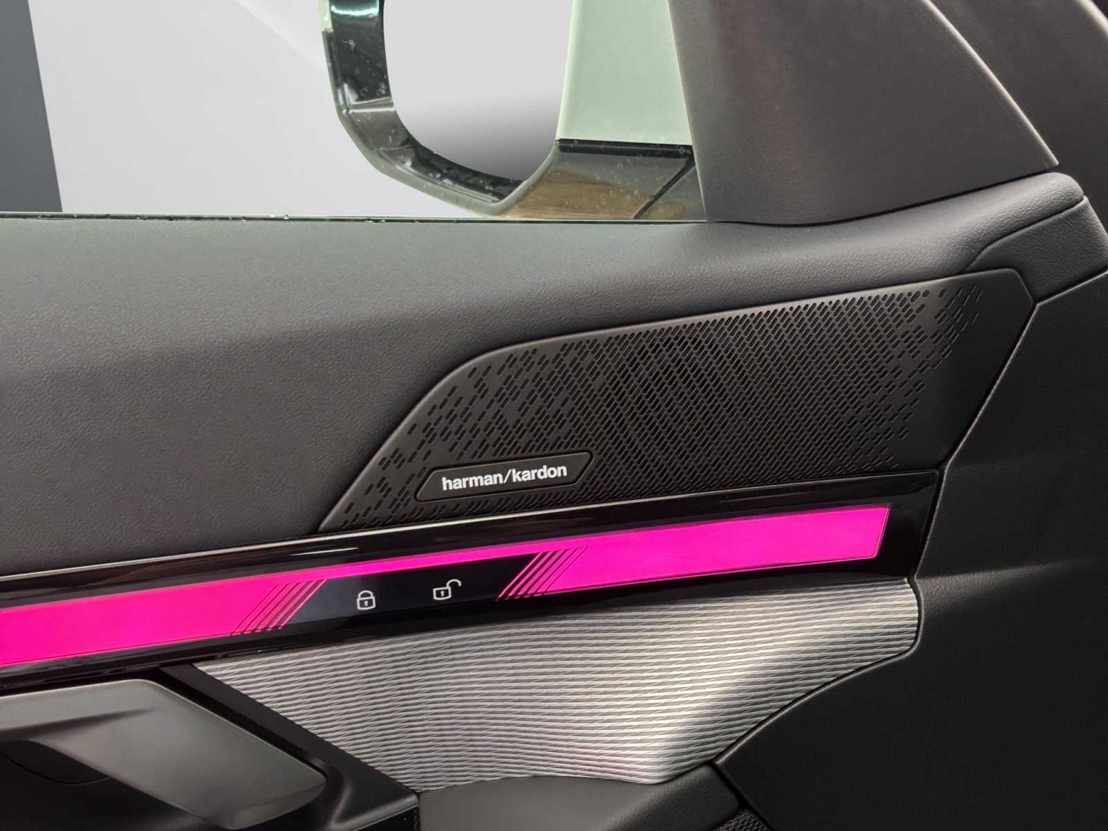 Fahrzeugabbildung BMW 520d Touring [M Sport, AHK, ACC, RFK, h&k Sound]