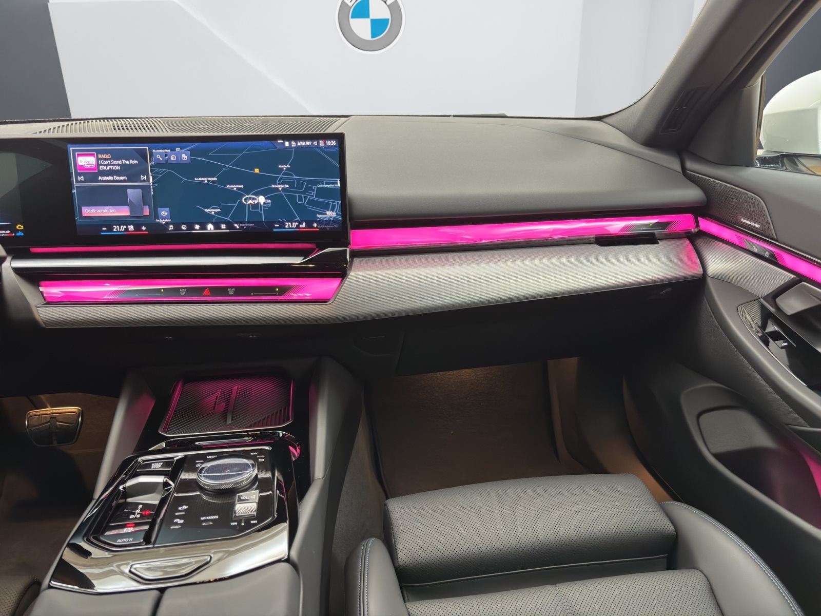 Fahrzeugabbildung BMW 520d Touring [M Sport, AHK, ACC, RFK, h&k Sound]