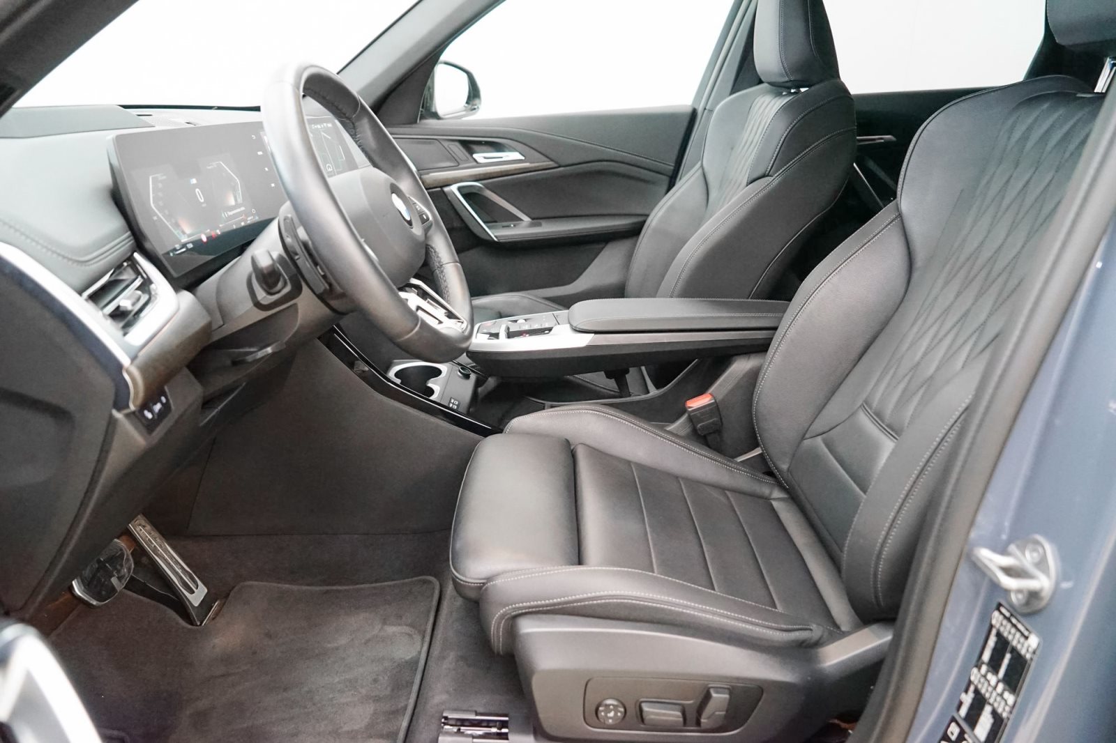 Fahrzeugabbildung BMW X1 xDrive23i [M Sport, LC Prof., AHK, 19 LMR]