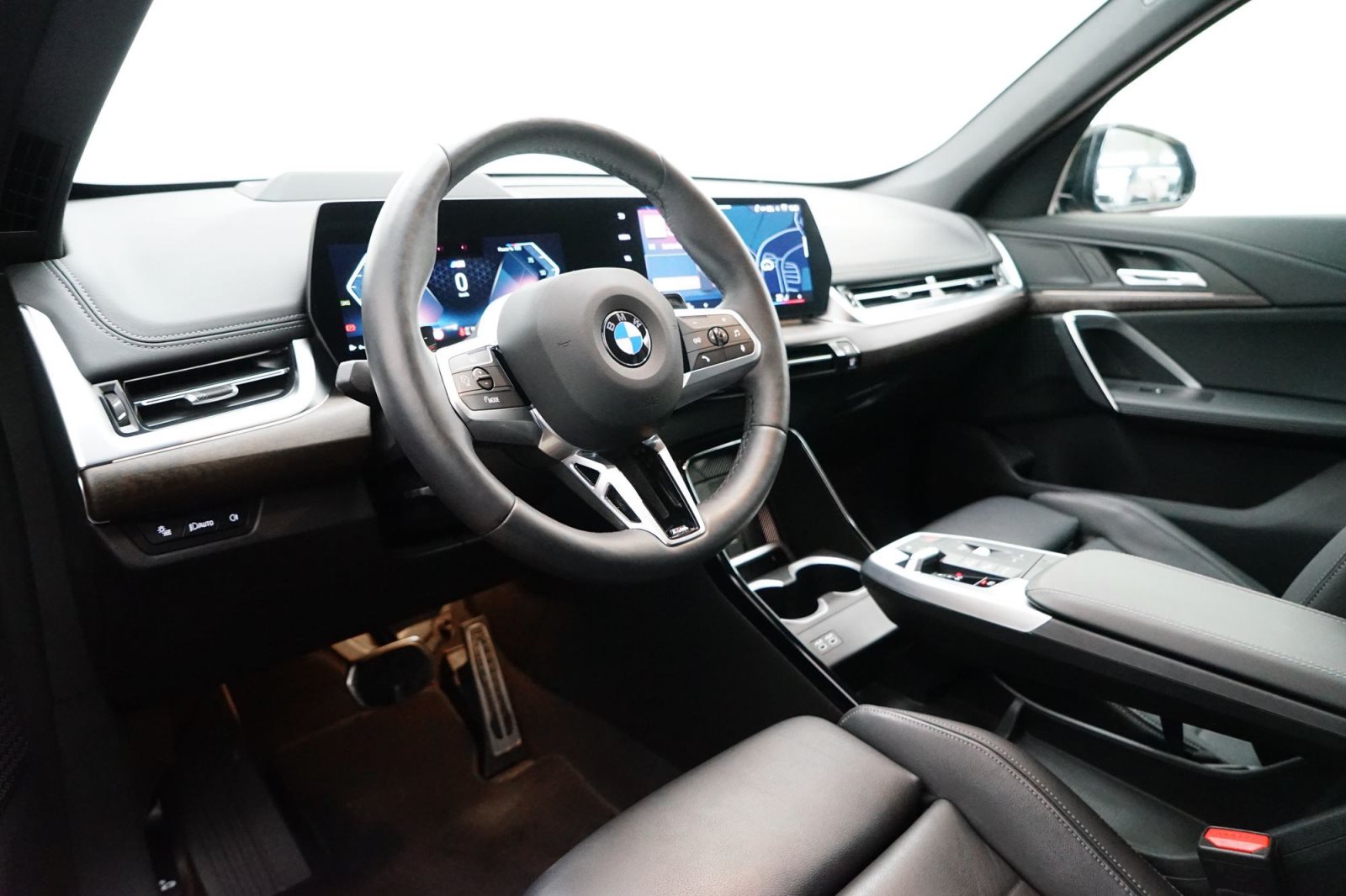 Fahrzeugabbildung BMW X1 xDrive23i [M Sport, LC Prof., AHK, 19 LMR]