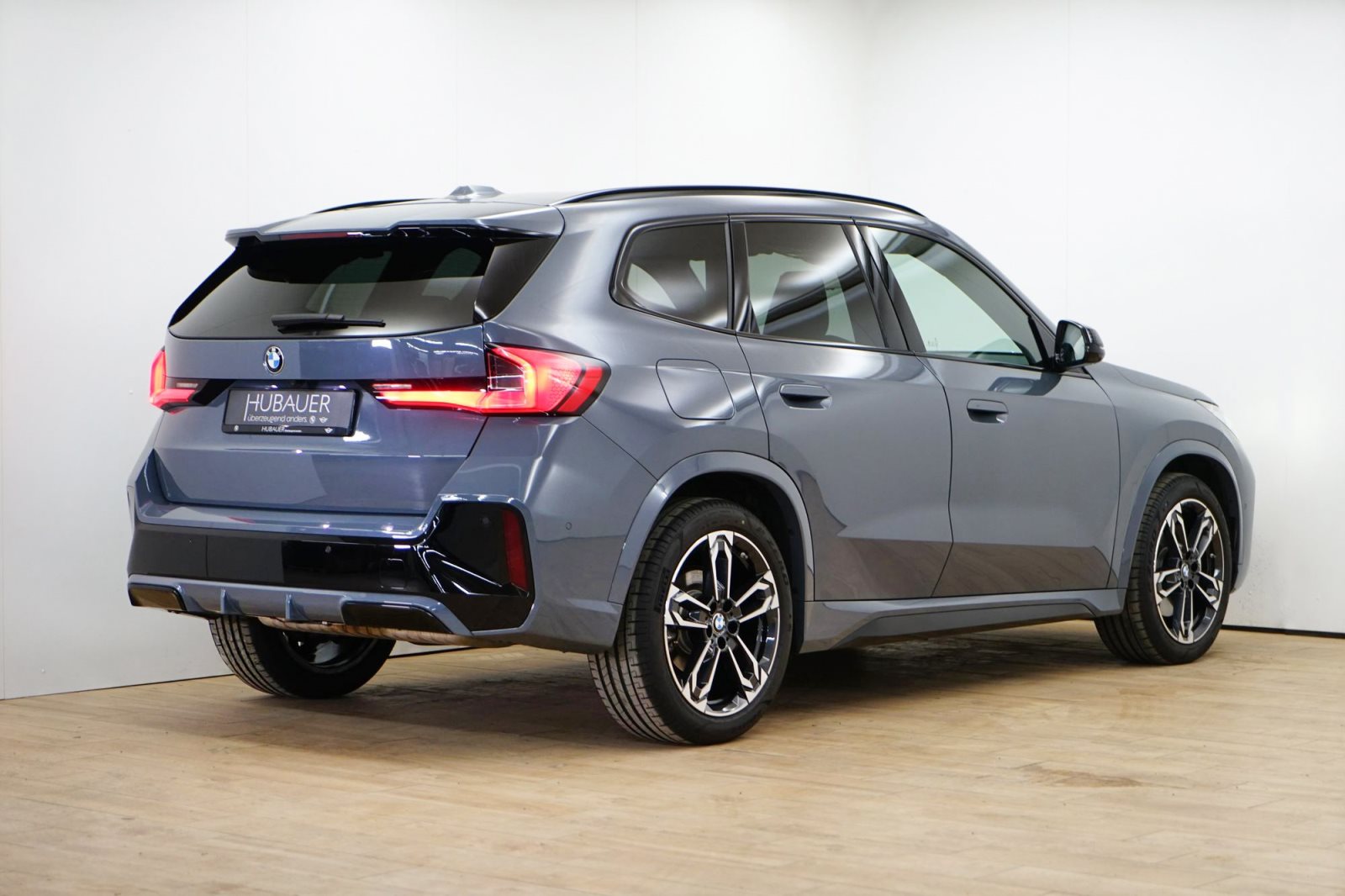 Fahrzeugabbildung BMW X1 xDrive23i [M Sport, LC Prof., AHK, 19 LMR]