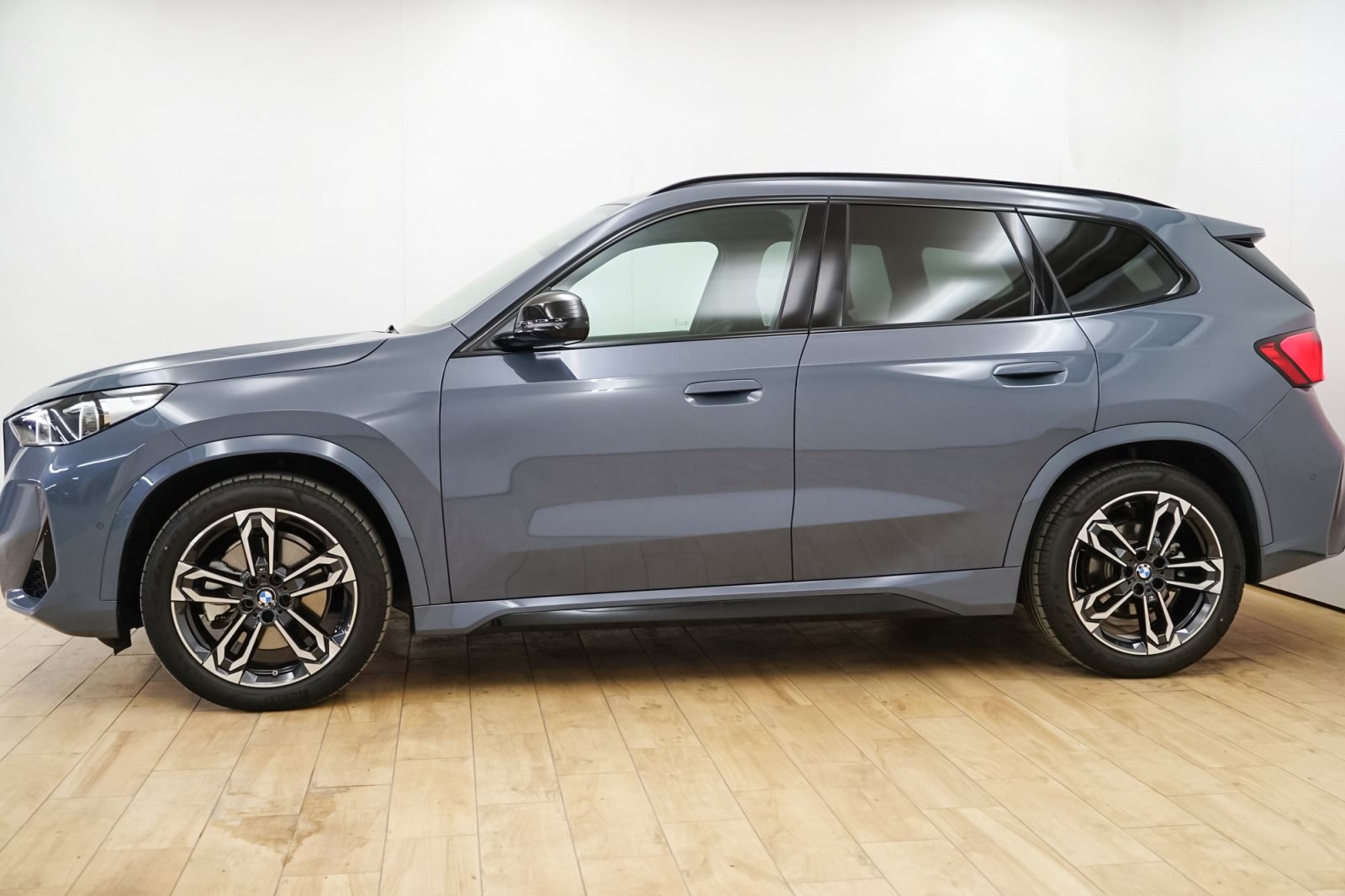 Fahrzeugabbildung BMW X1 xDrive23i [M Sport, LC Prof., AHK, 19 LMR]