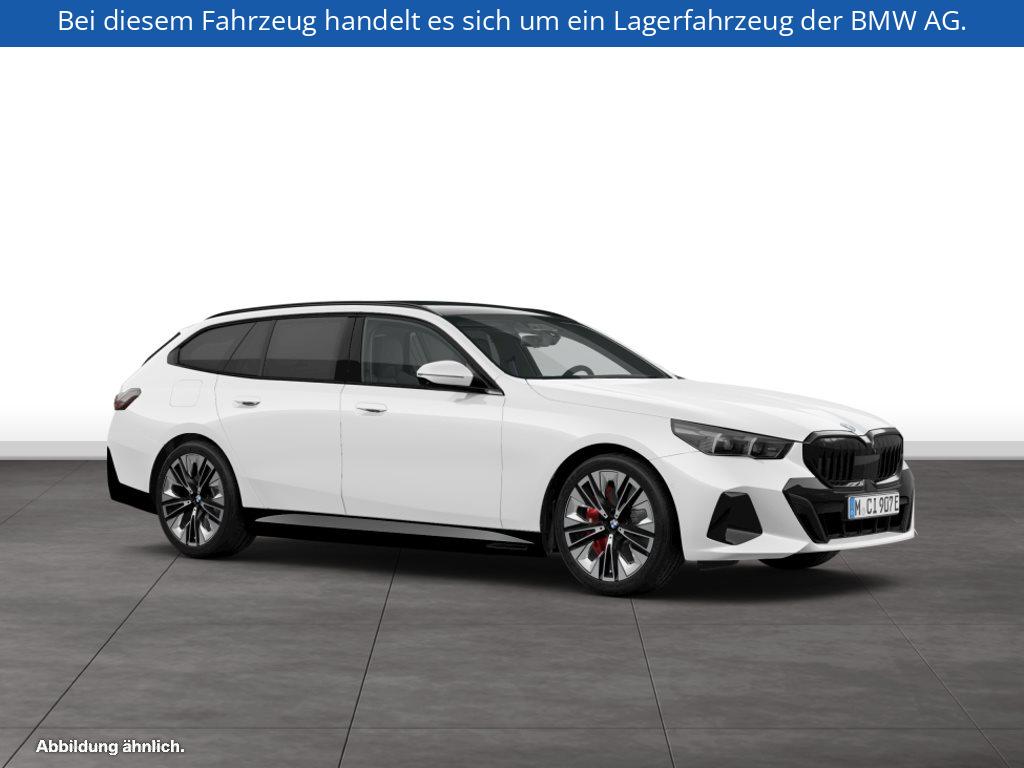 Fahrzeugabbildung BMW 550e xDrive Touring