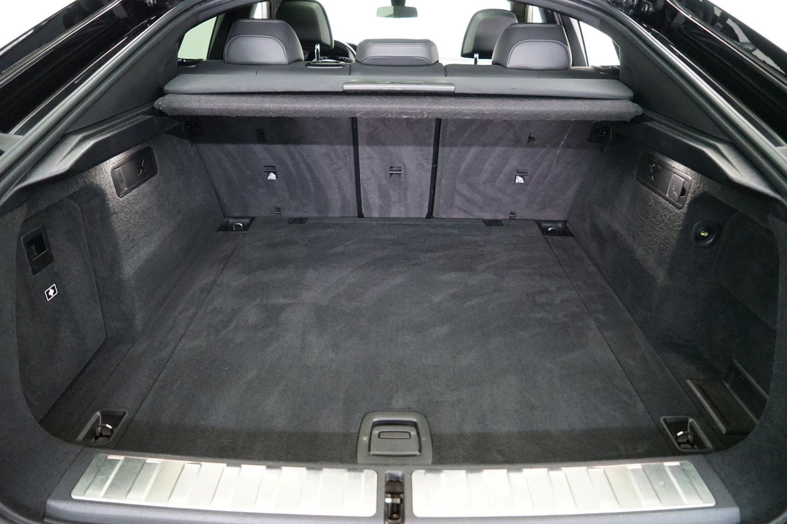Fahrzeugabbildung BMW X6 xDrive40d [M Sport, Laser, Standhz., AHK]