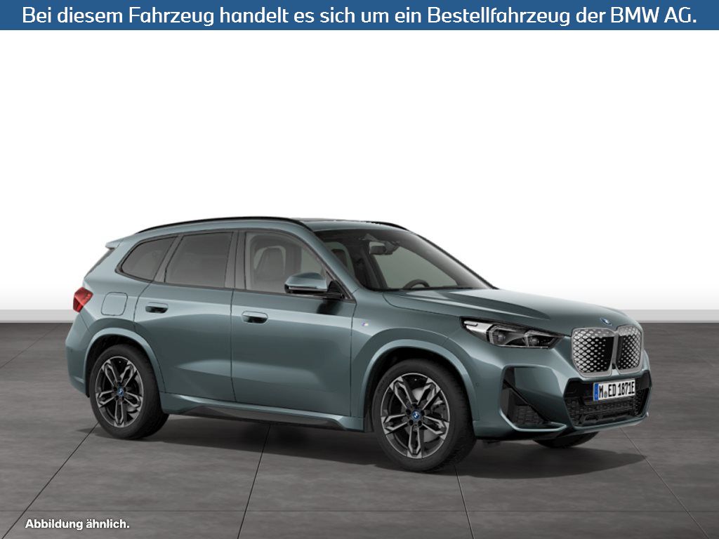 Fahrzeugabbildung BMW iX1 xDrive30