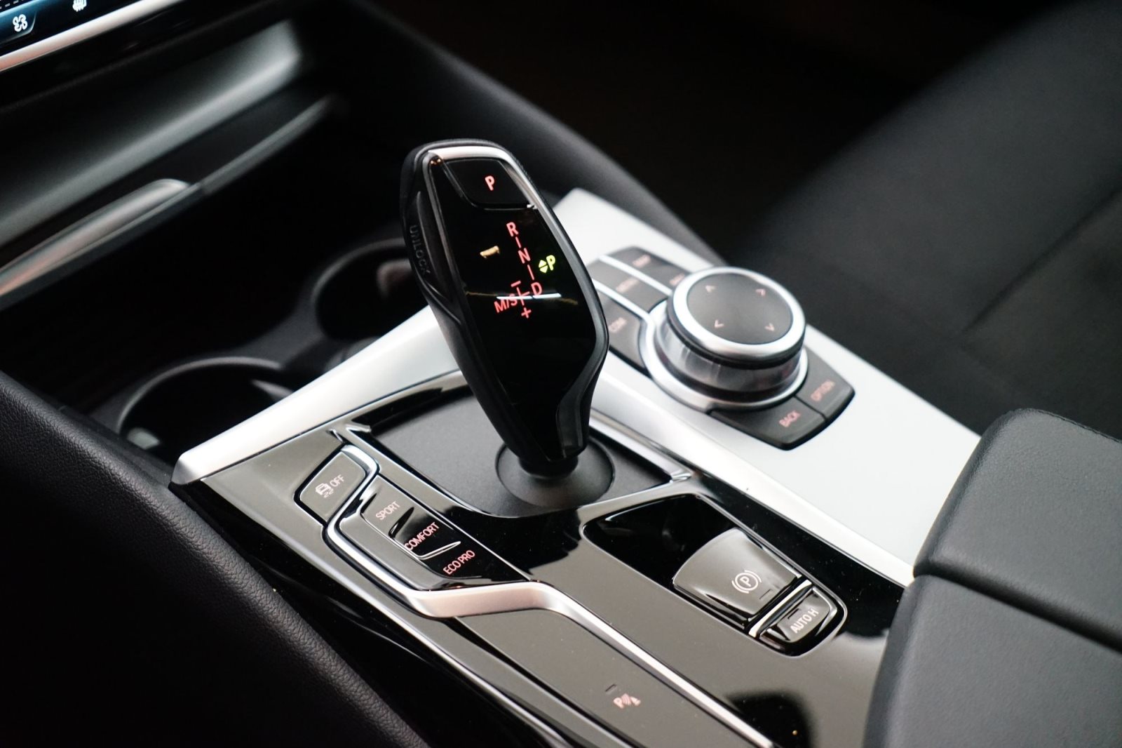 Fahrzeugabbildung BMW 520d Limousine [Live Cockpit+, HiFi, RFK, SHZ]
