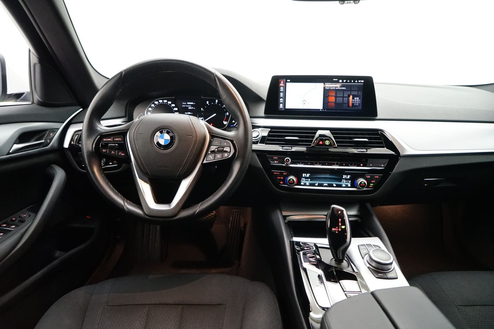 Fahrzeugabbildung BMW 520d Limousine [Live Cockpit+, HiFi, RFK, SHZ]