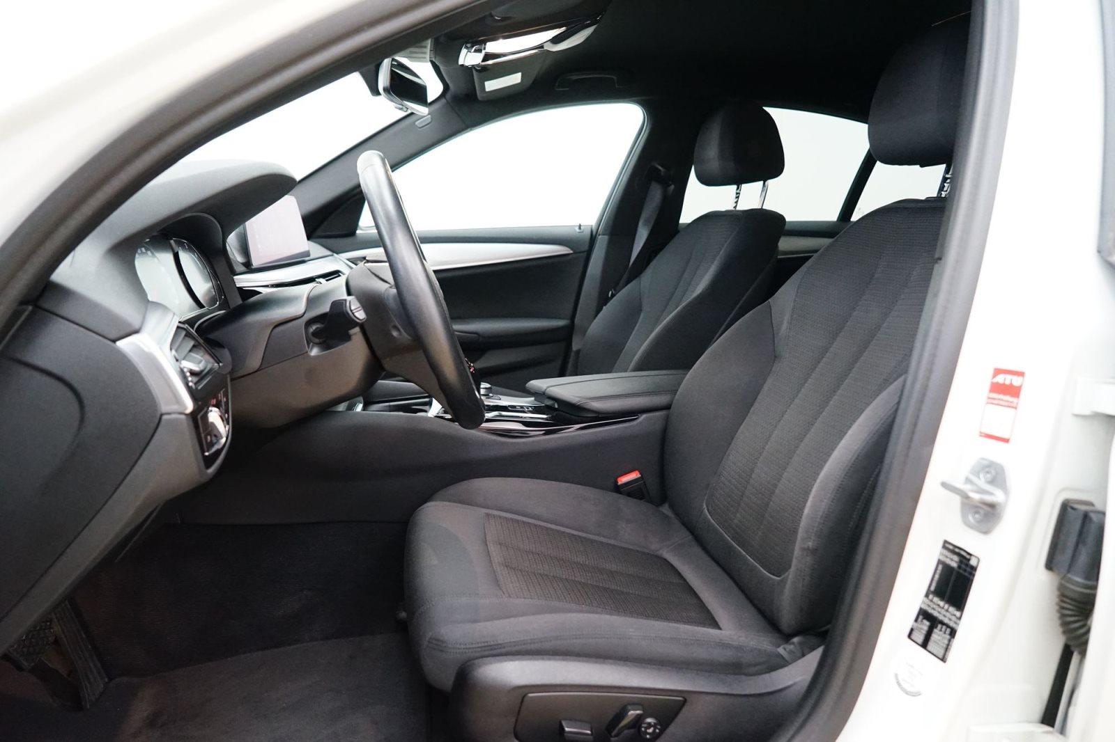 Fahrzeugabbildung BMW 520d Limousine [Live Cockpit+, HiFi, RFK, SHZ]
